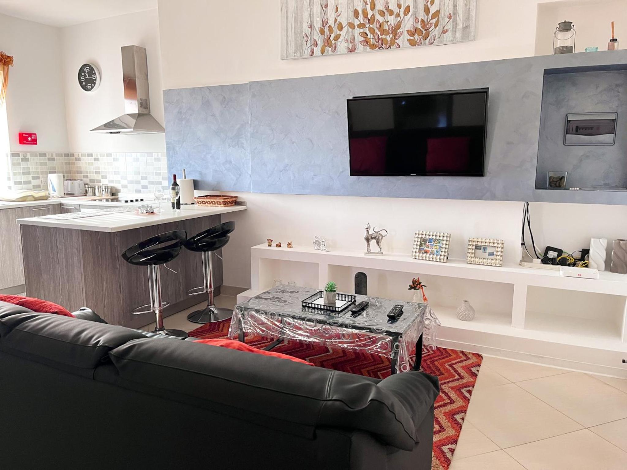 Foto 16 de 20 de Modern Spacious 2BD Penthouse with 2 Terraces - Close to Luqa Airport