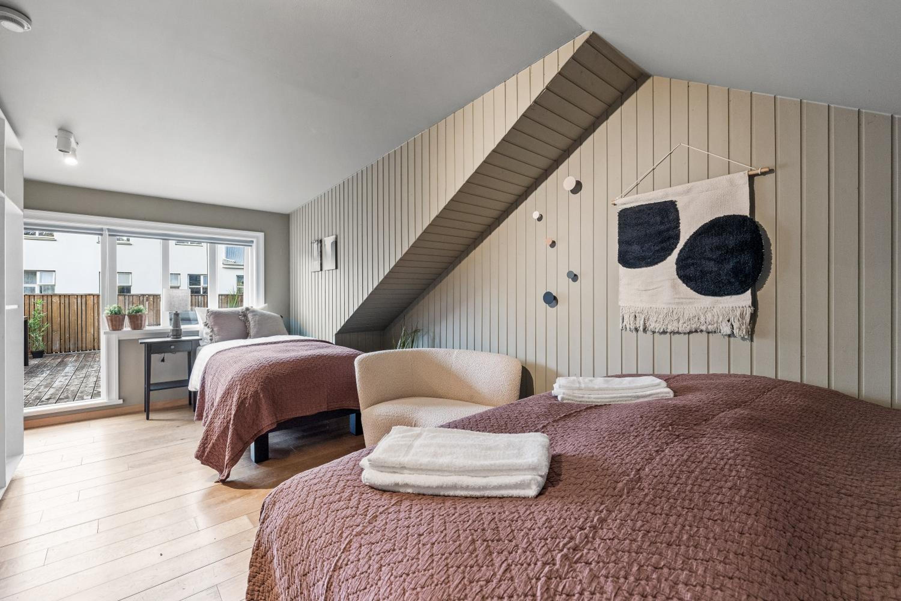 Massive Villa in Downtown Reykjavík with a Sauna view 2