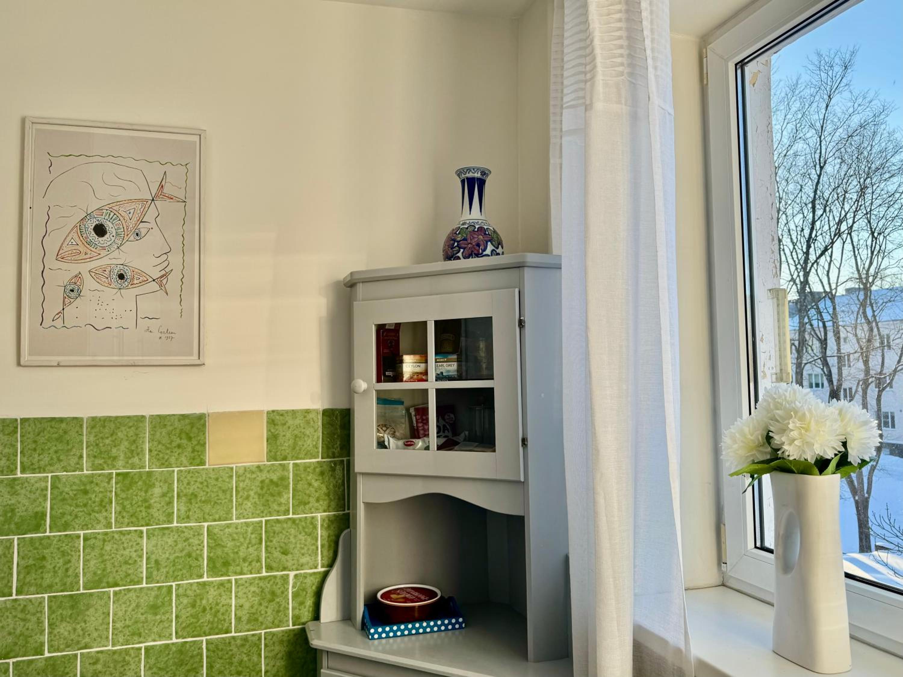 LITTLE LONDON ONE boutique apartment Netflix TV Old Town