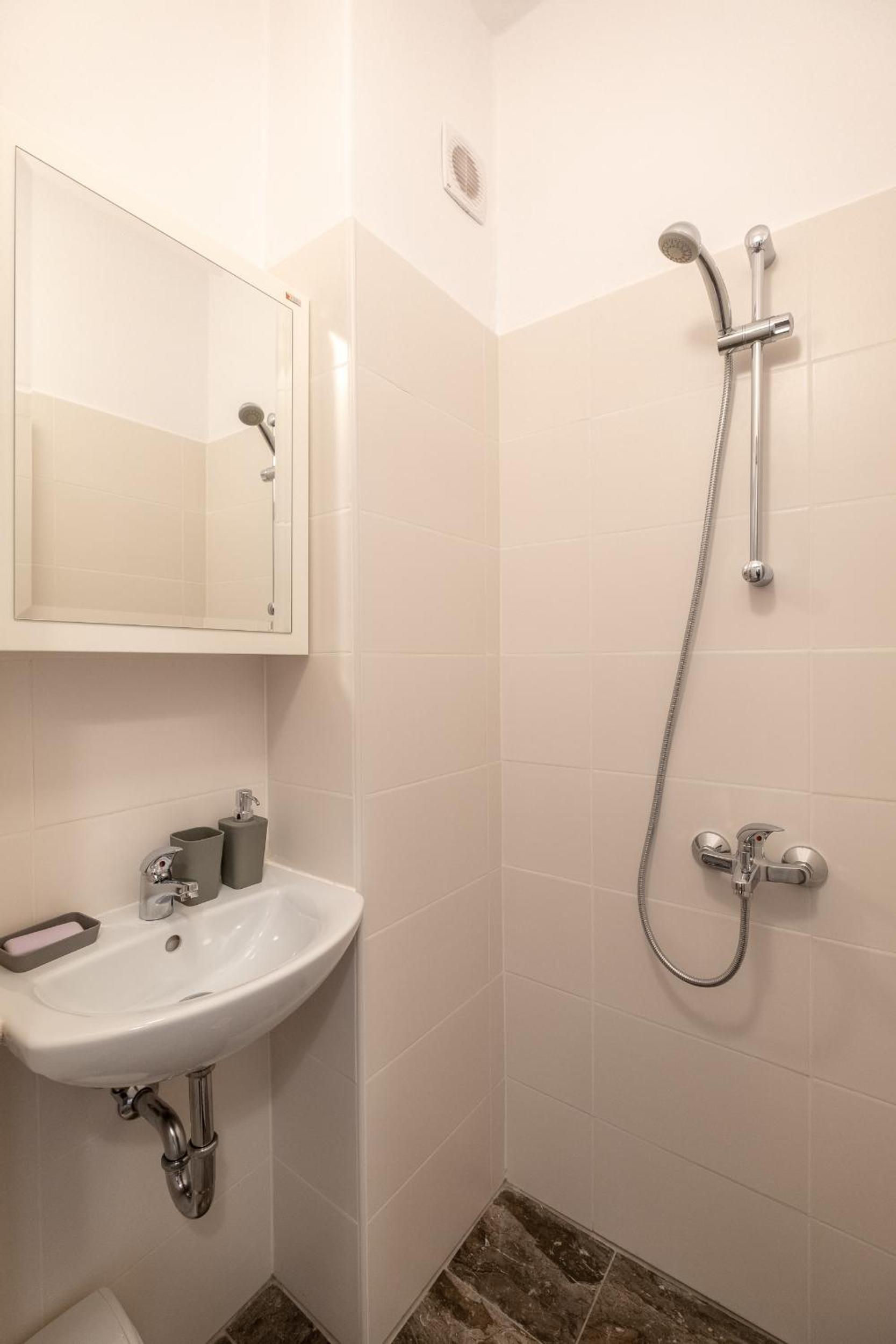 Peaceful downtown location - 2 bedroom apartment
