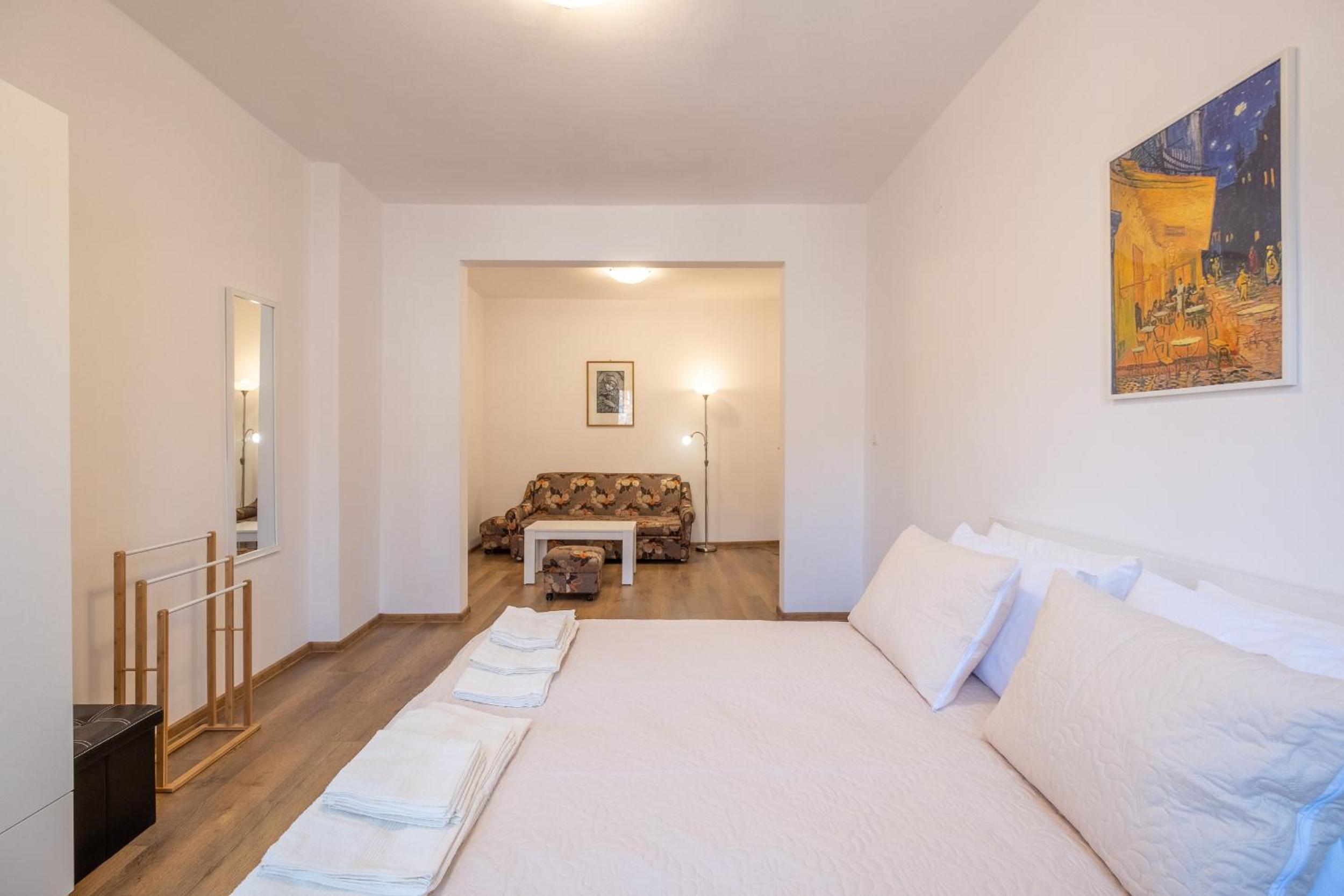 Peaceful downtown location - 2 bedroom apartment