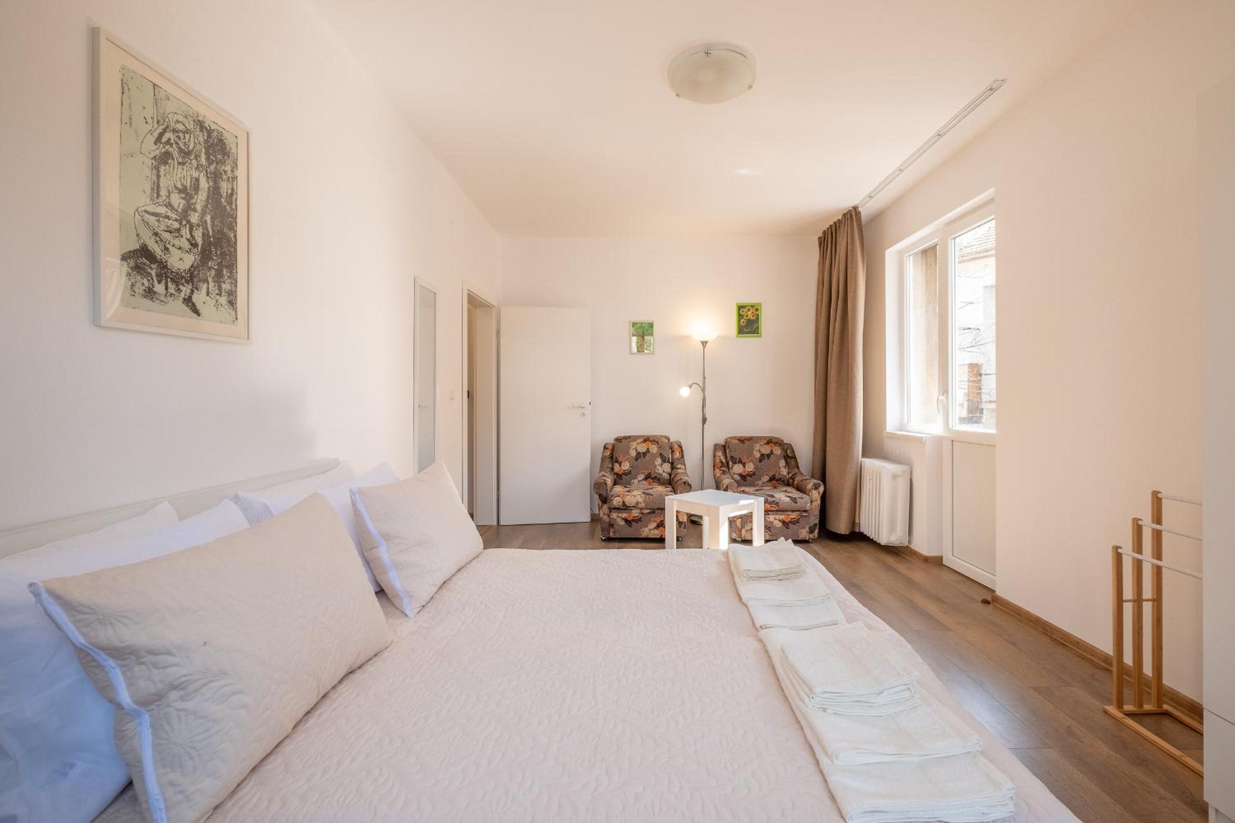Peaceful downtown location - 2 bedroom apartment