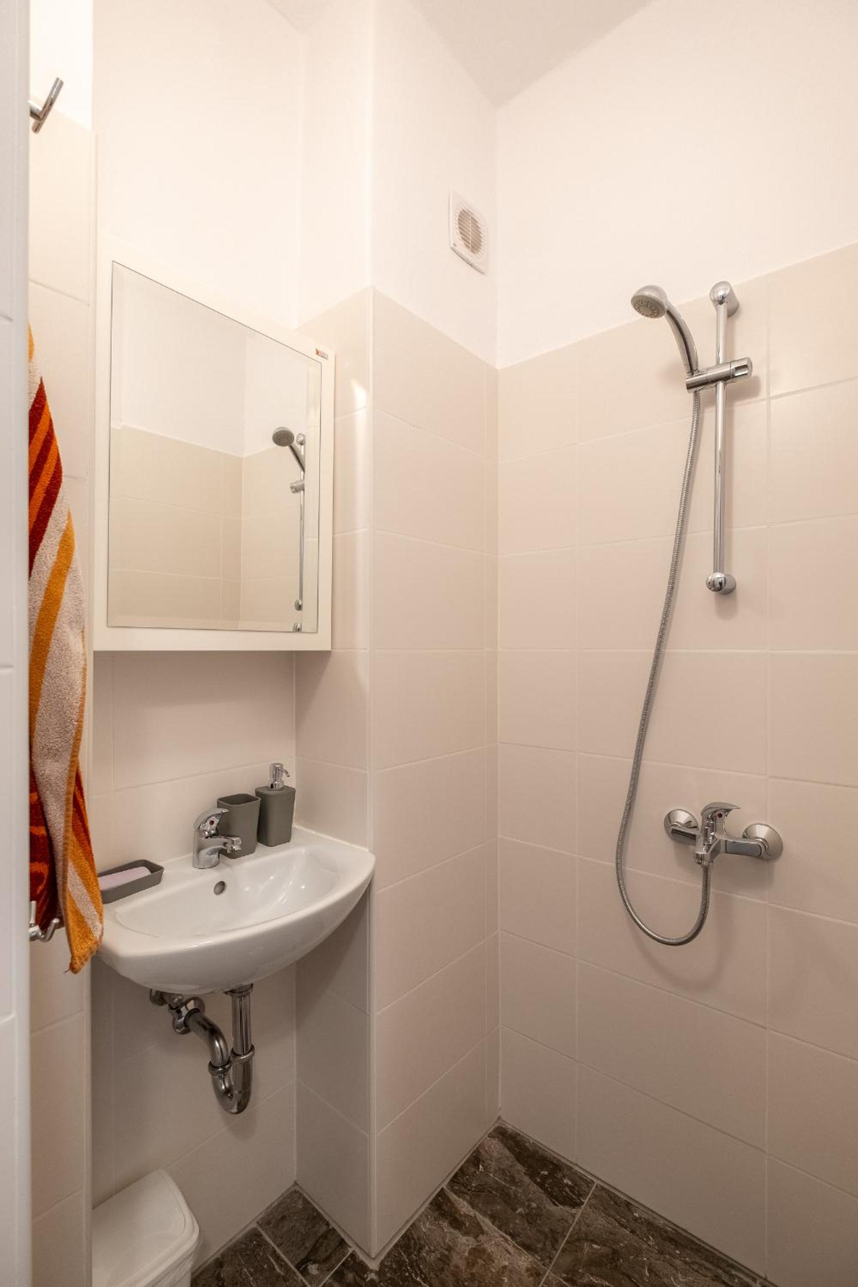 Peaceful downtown location - 2 bedroom apartment