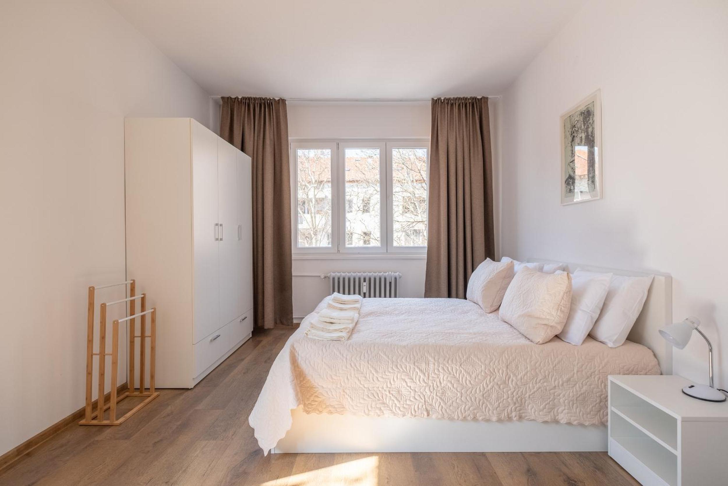Peaceful downtown location - 2 bedroom apartment