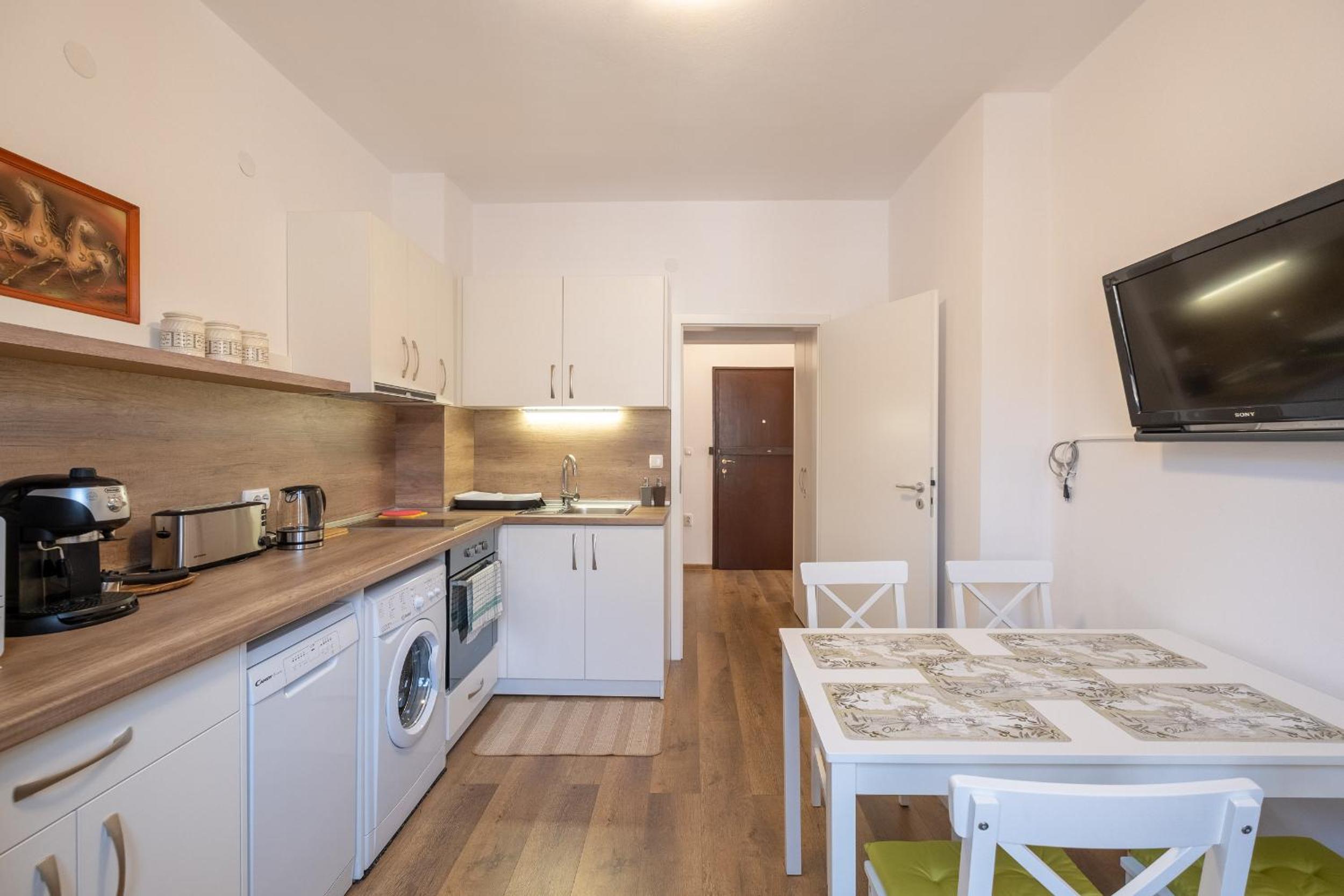 Peaceful downtown location - 2 bedroom apartment