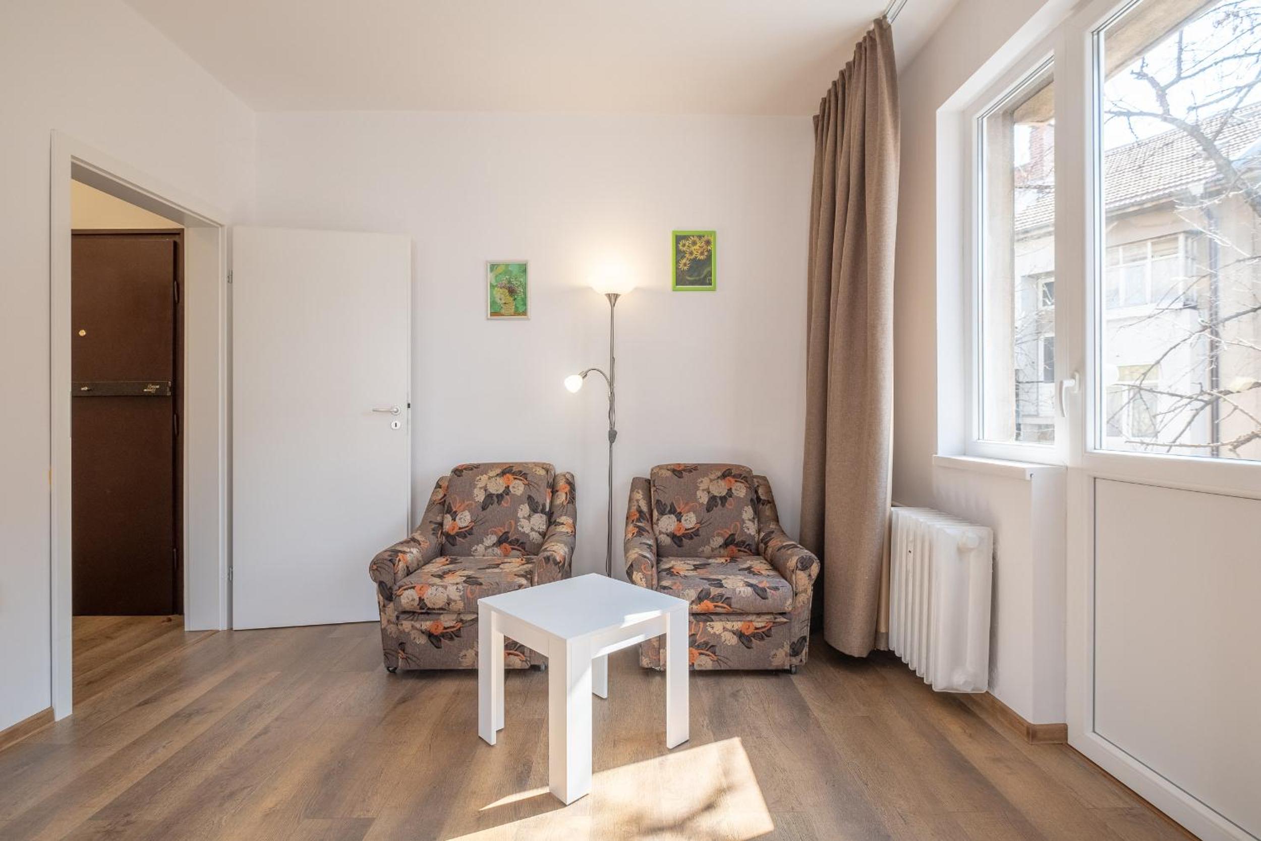 Peaceful downtown location - 2 bedroom apartment