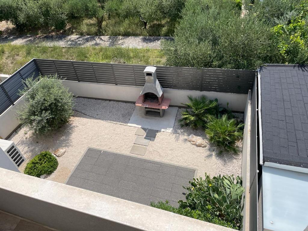 Photo 18