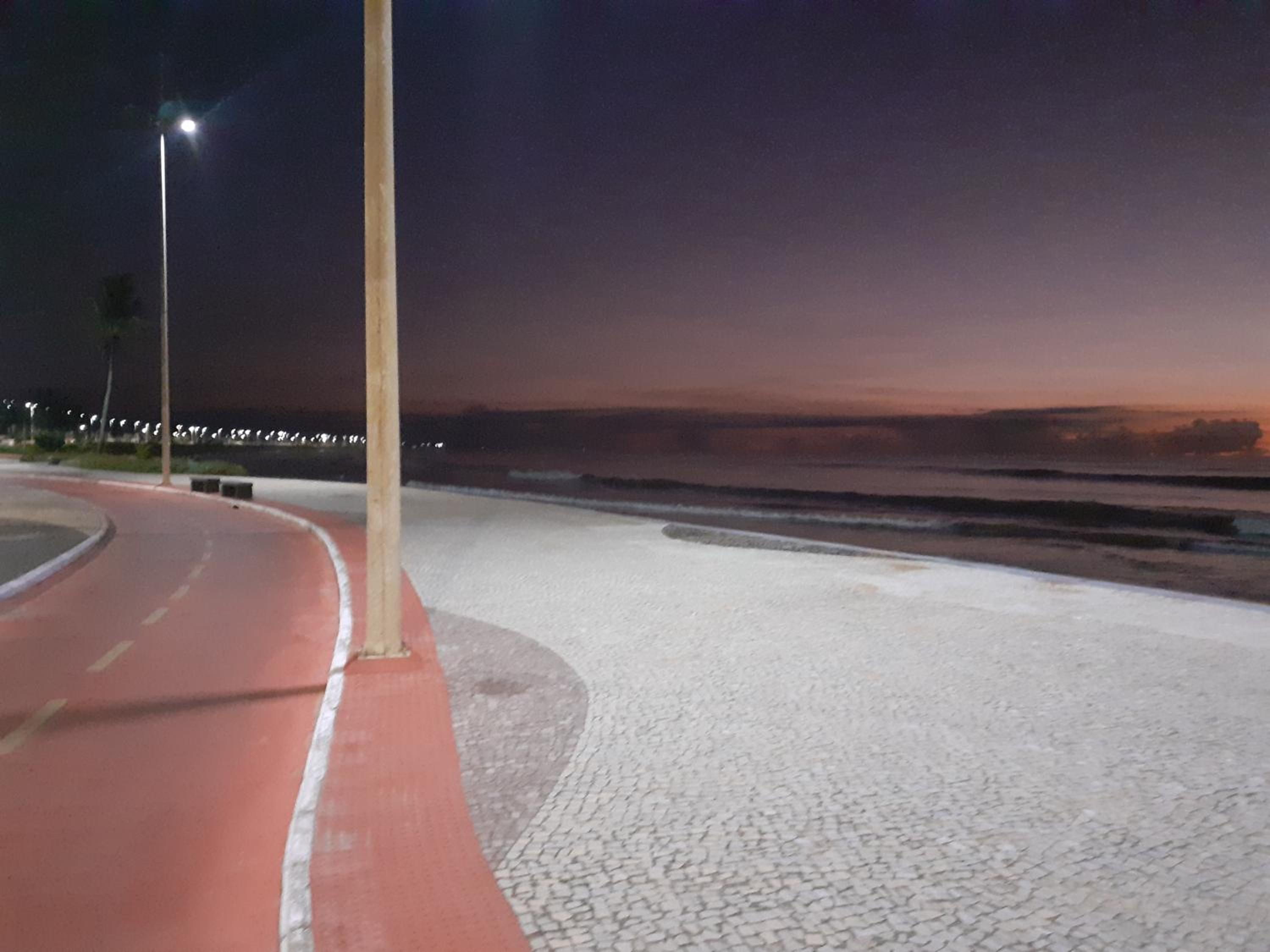 KITNET BRANCA NA PRAIA