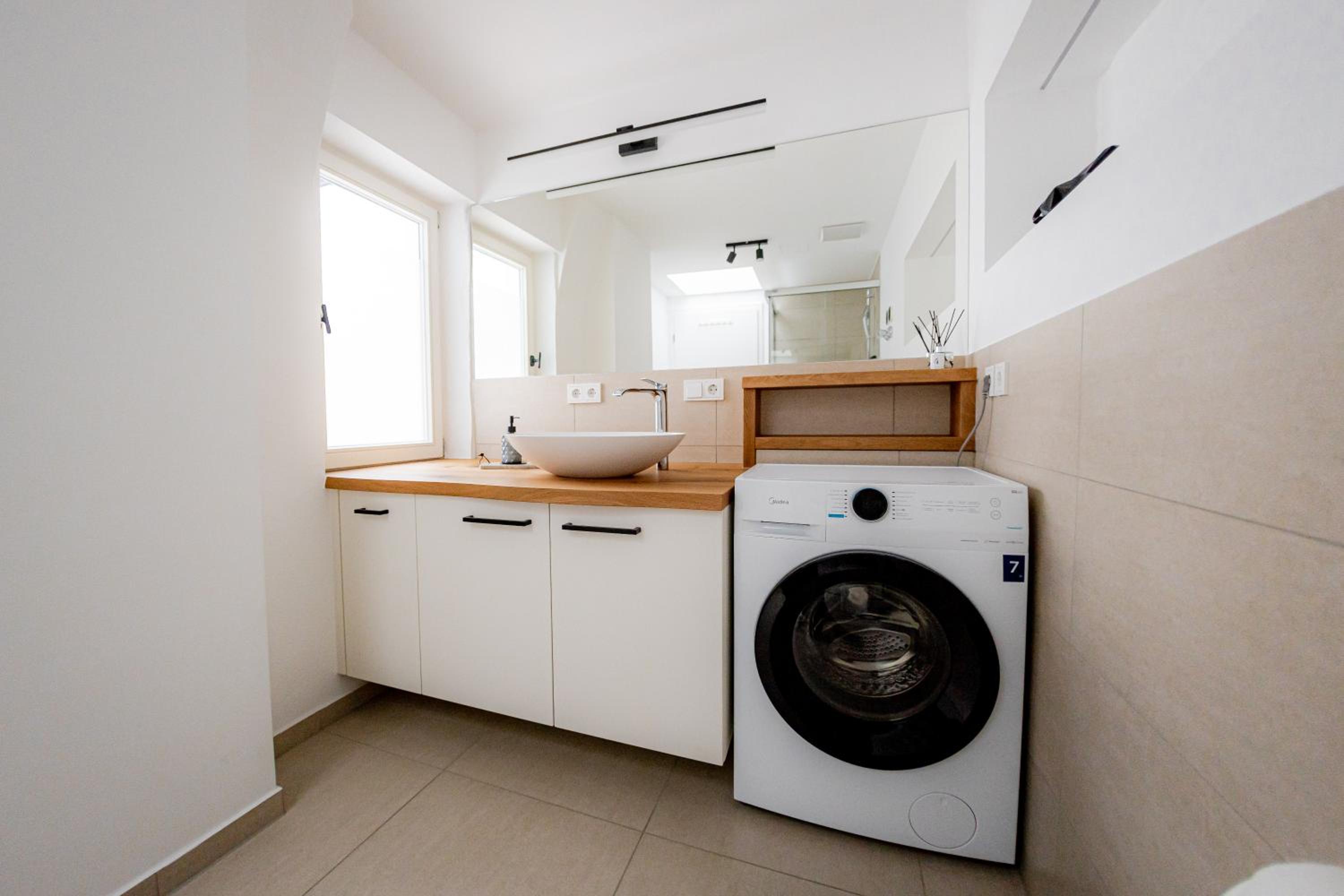 Highlight am Stadtplatz Mühldorf - C4S COME4STAY - 2 Zimmer Wohnung I bis zu 5 Gäste