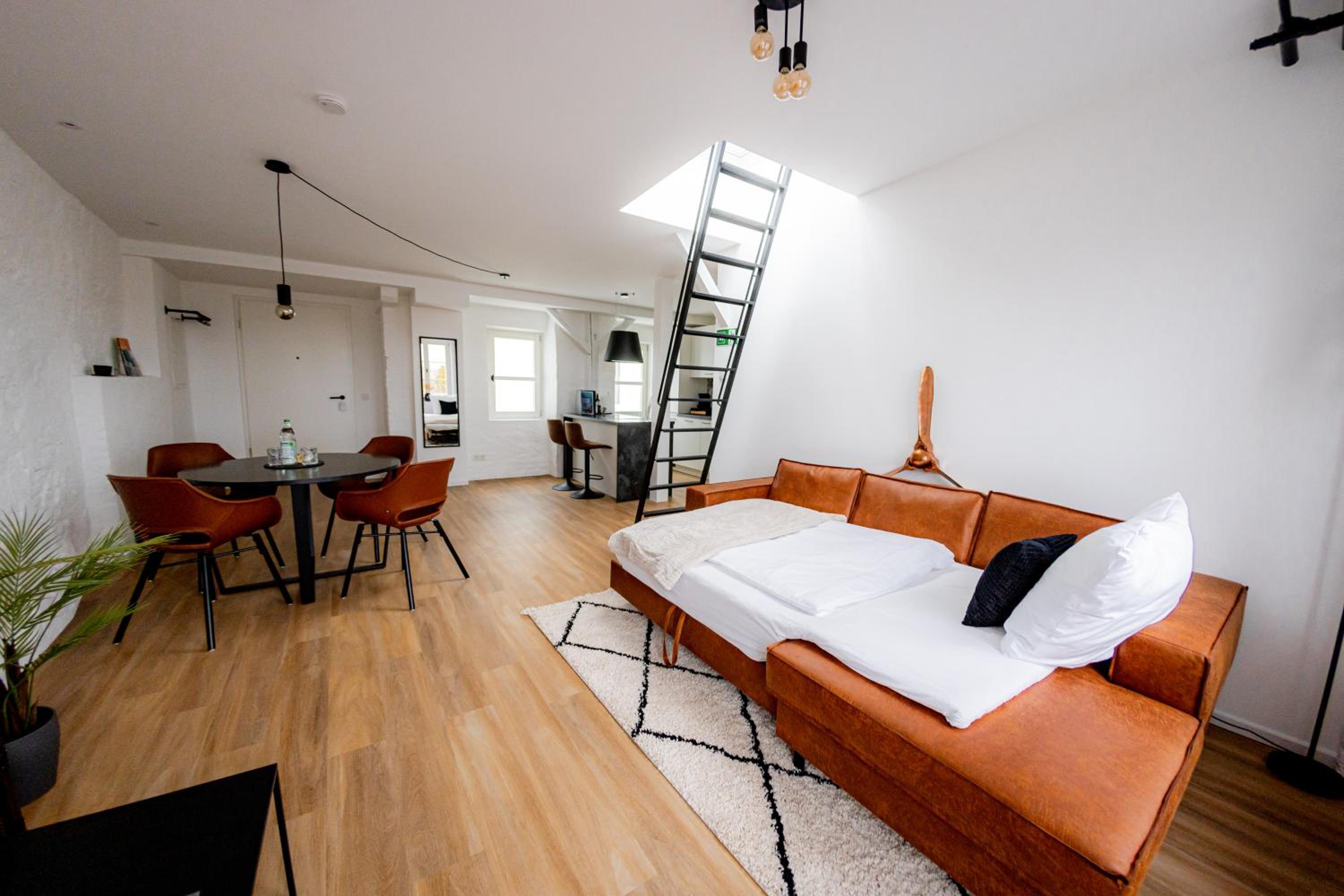 Highlight am Stadtplatz Mühldorf - C4S COME4STAY - 2 Zimmer Wohnung I bis zu 5 Gäste