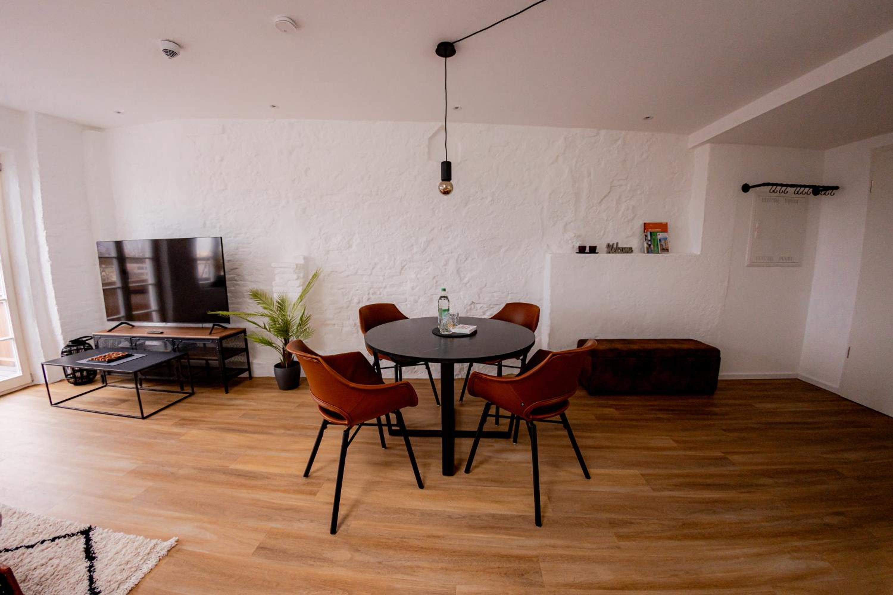Highlight am Stadtplatz Mühldorf - C4S COME4STAY - 2 Zimmer Wohnung I bis zu 5 Gäste