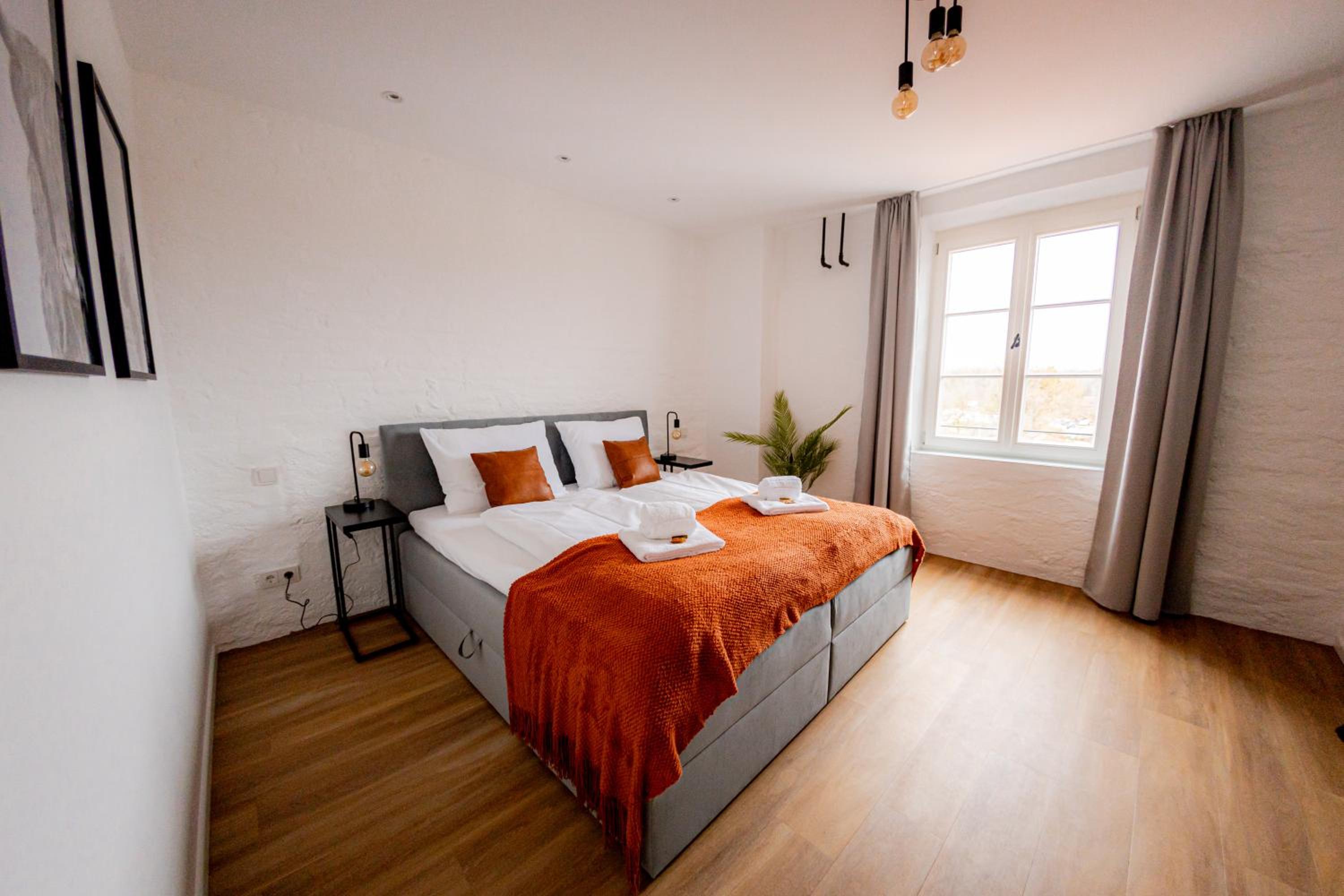 Highlight am Stadtplatz Mühldorf - C4S COME4STAY - 2 Zimmer Wohnung I bis zu 5 Gäste