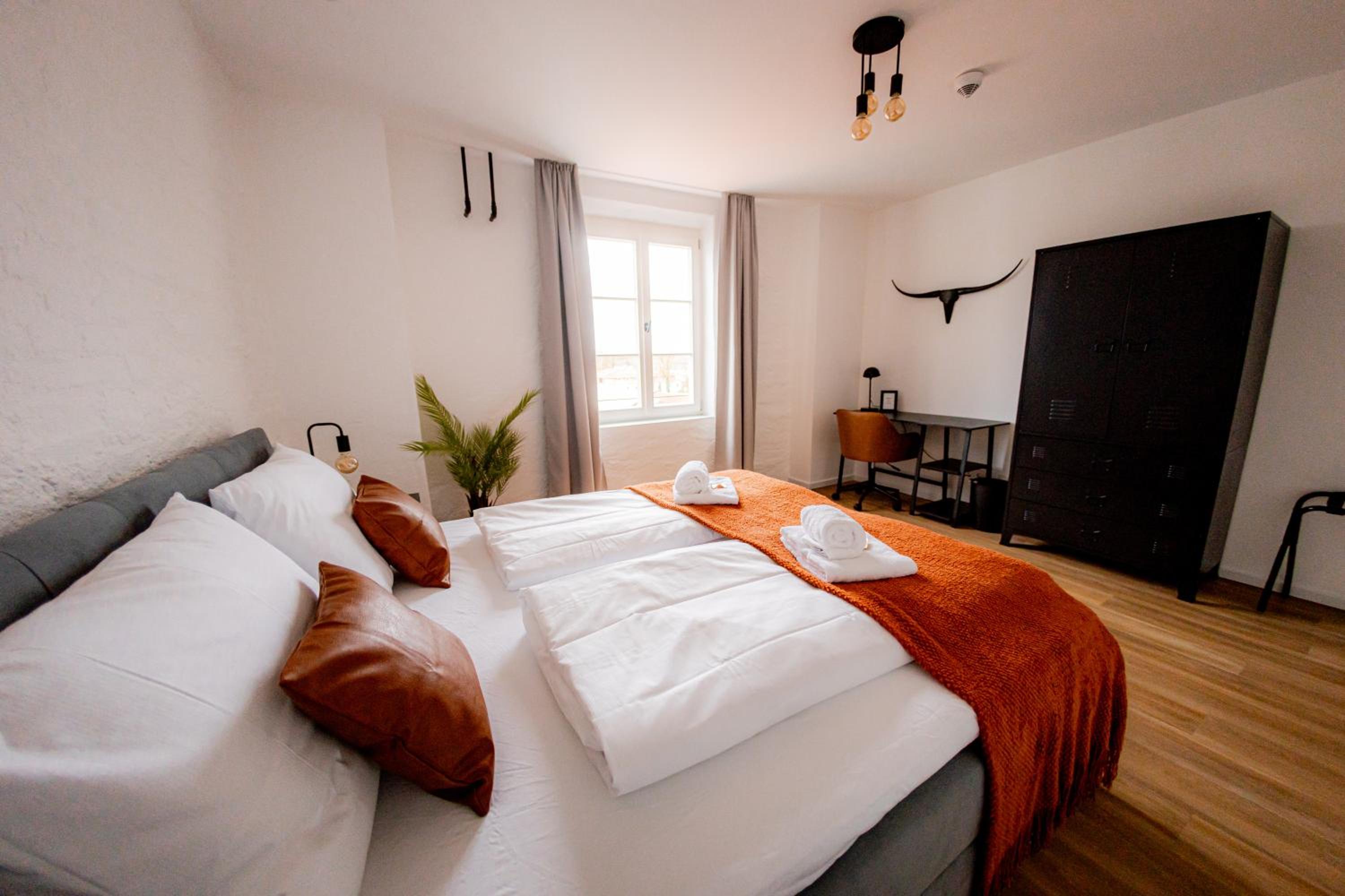 Highlight am Stadtplatz Mühldorf - C4S COME4STAY - 2 Zimmer Wohnung I bis zu 5 Gäste