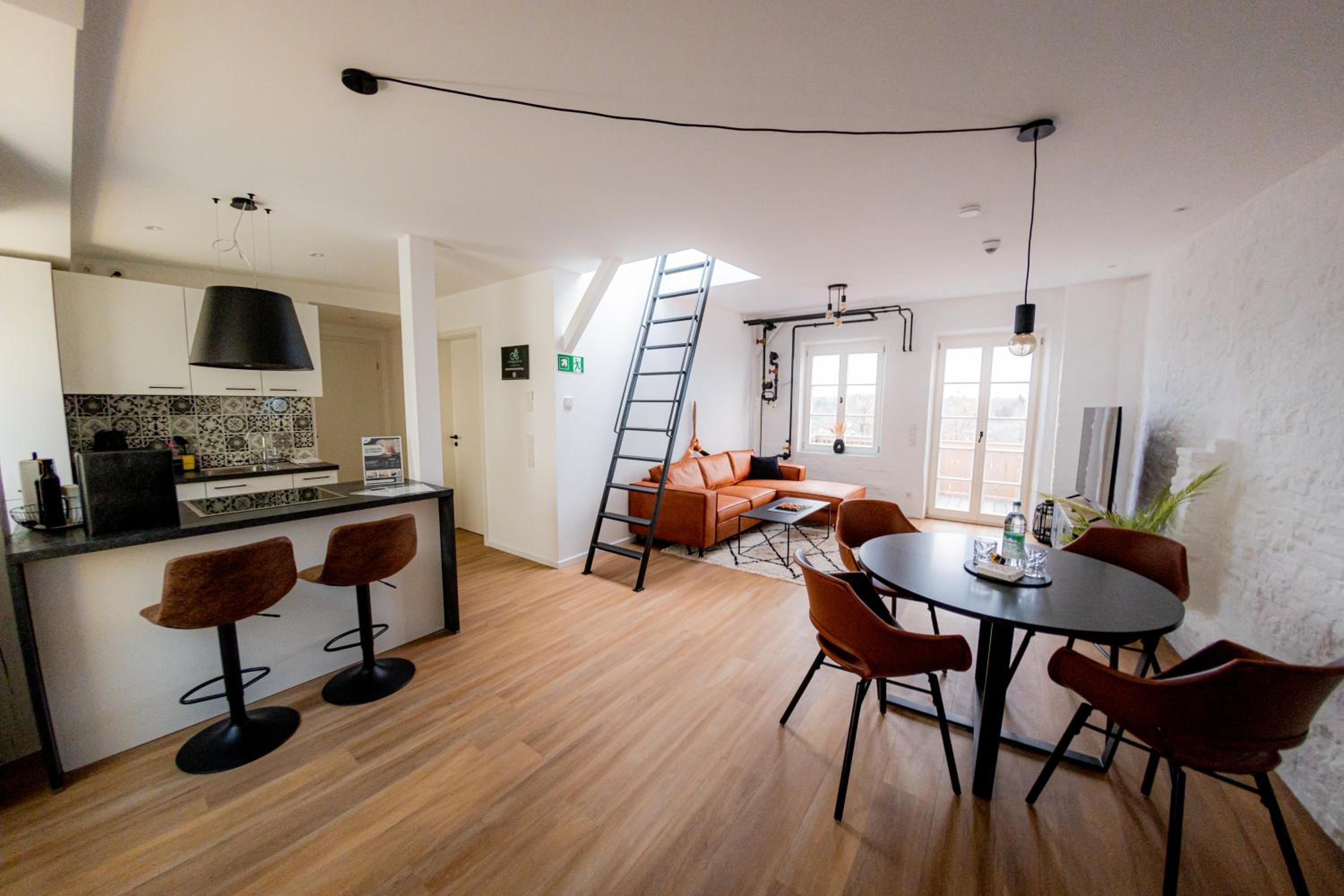Highlight am Stadtplatz Mühldorf - C4S COME4STAY - 2 Zimmer Wohnung I bis zu 5 Gäste