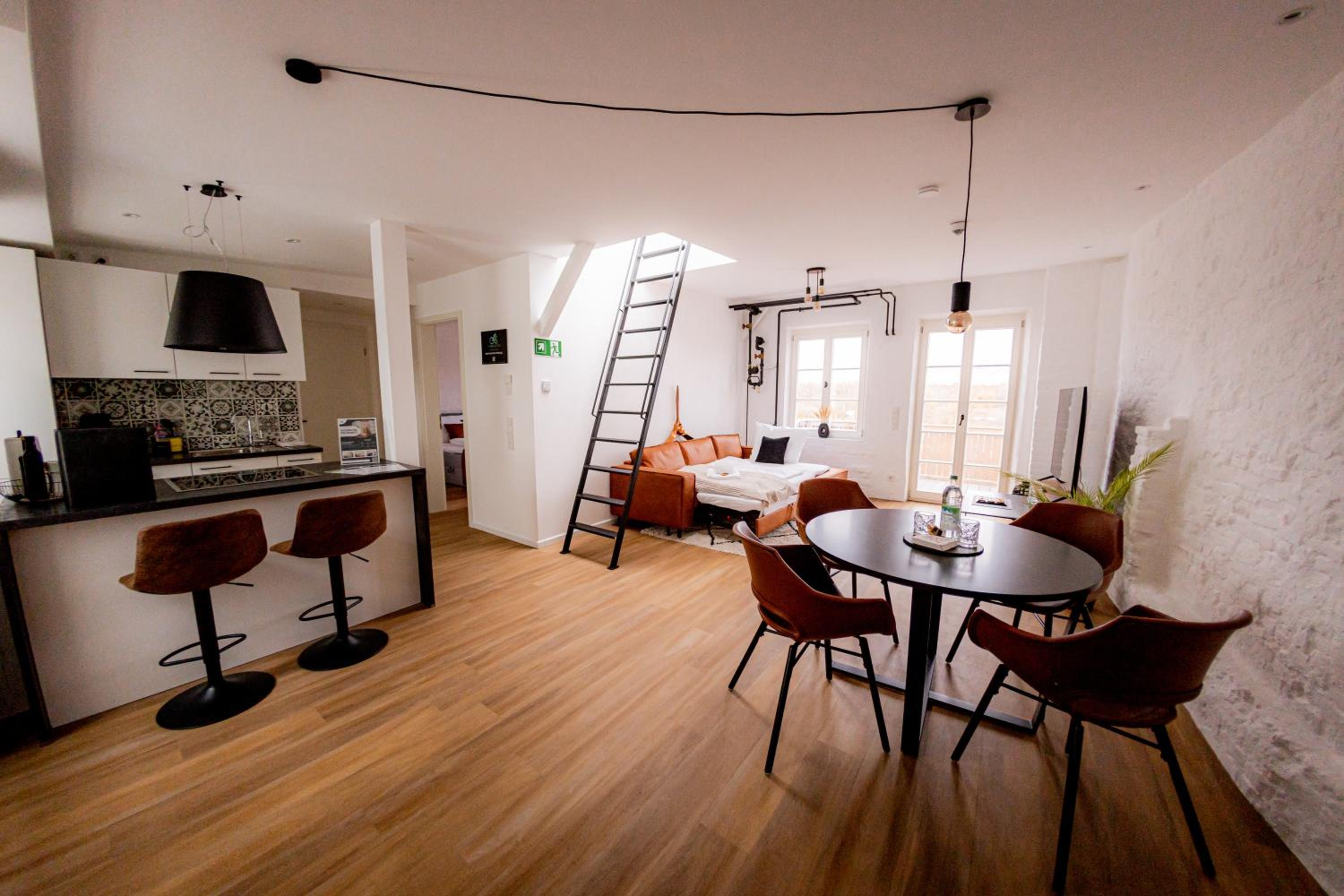 Highlight am Stadtplatz Mühldorf - C4S COME4STAY - 2 Zimmer Wohnung I bis zu 5 Gäste