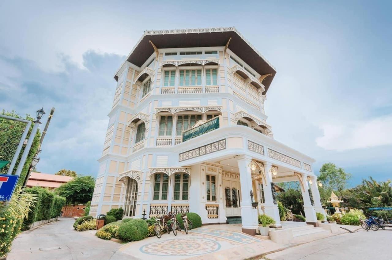 Hotel Chuchaiburi Sri Amphawa - Image 1