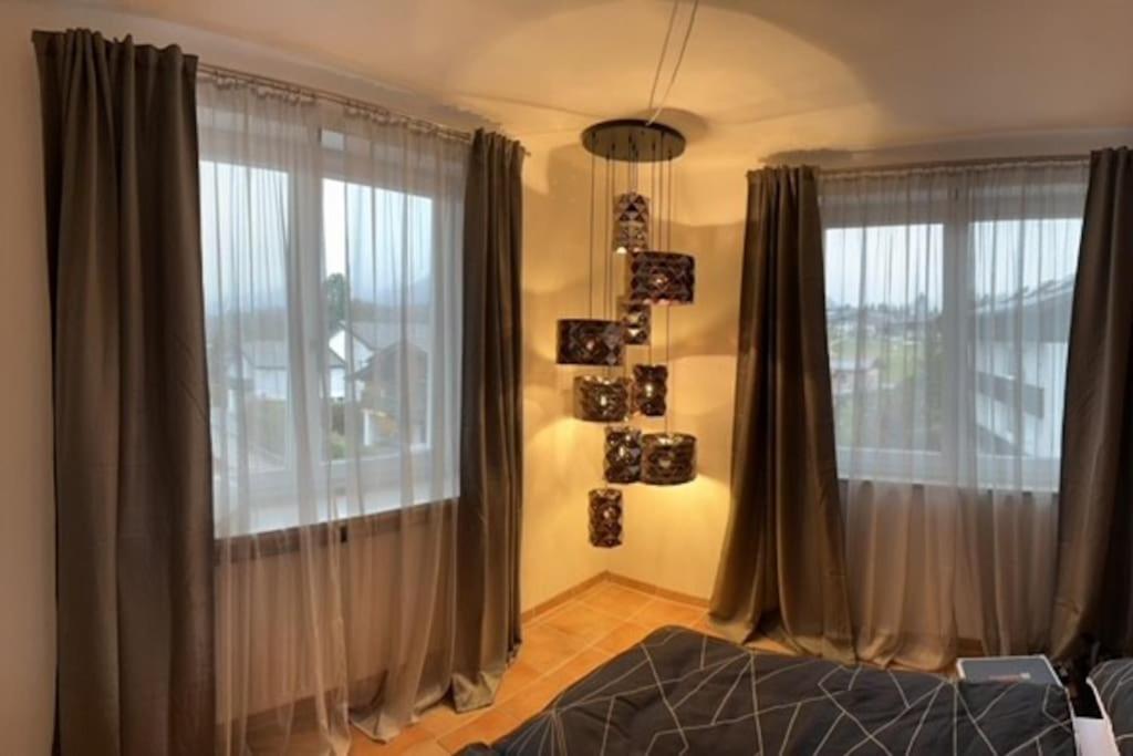 Haus Schmidhuber Ferienwohnung 3 mit Balkon und Bergblick