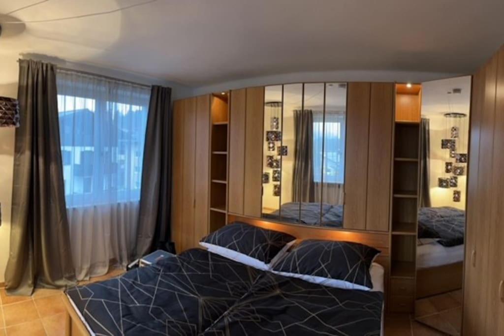 Haus Schmidhuber Ferienwohnung 3 mit Balkon und Bergblick