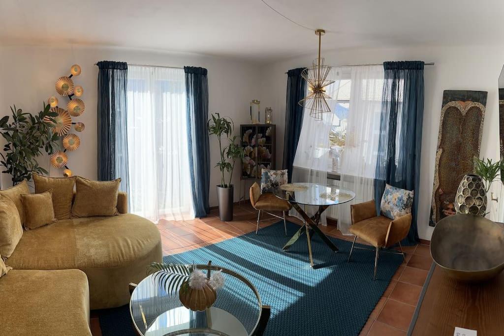 Haus Schmidhuber Ferienwohnung 3 mit Balkon und Bergblick
