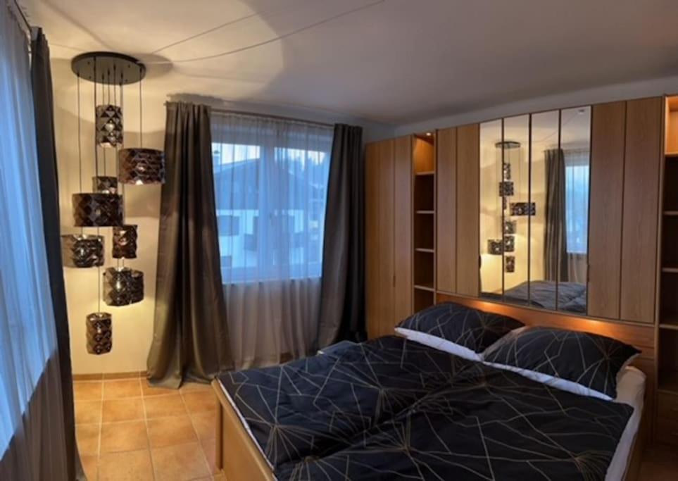 Haus Schmidhuber Ferienwohnung 3 mit Balkon und Bergblick