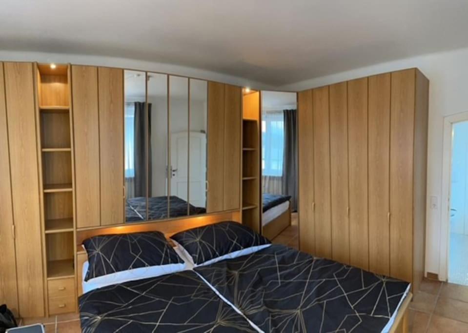 Haus Schmidhuber Ferienwohnung 3 mit Balkon und Bergblick