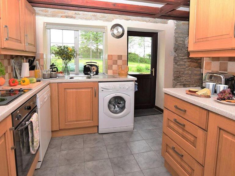 Fentrigan Manor Farm & Holiday Cottages