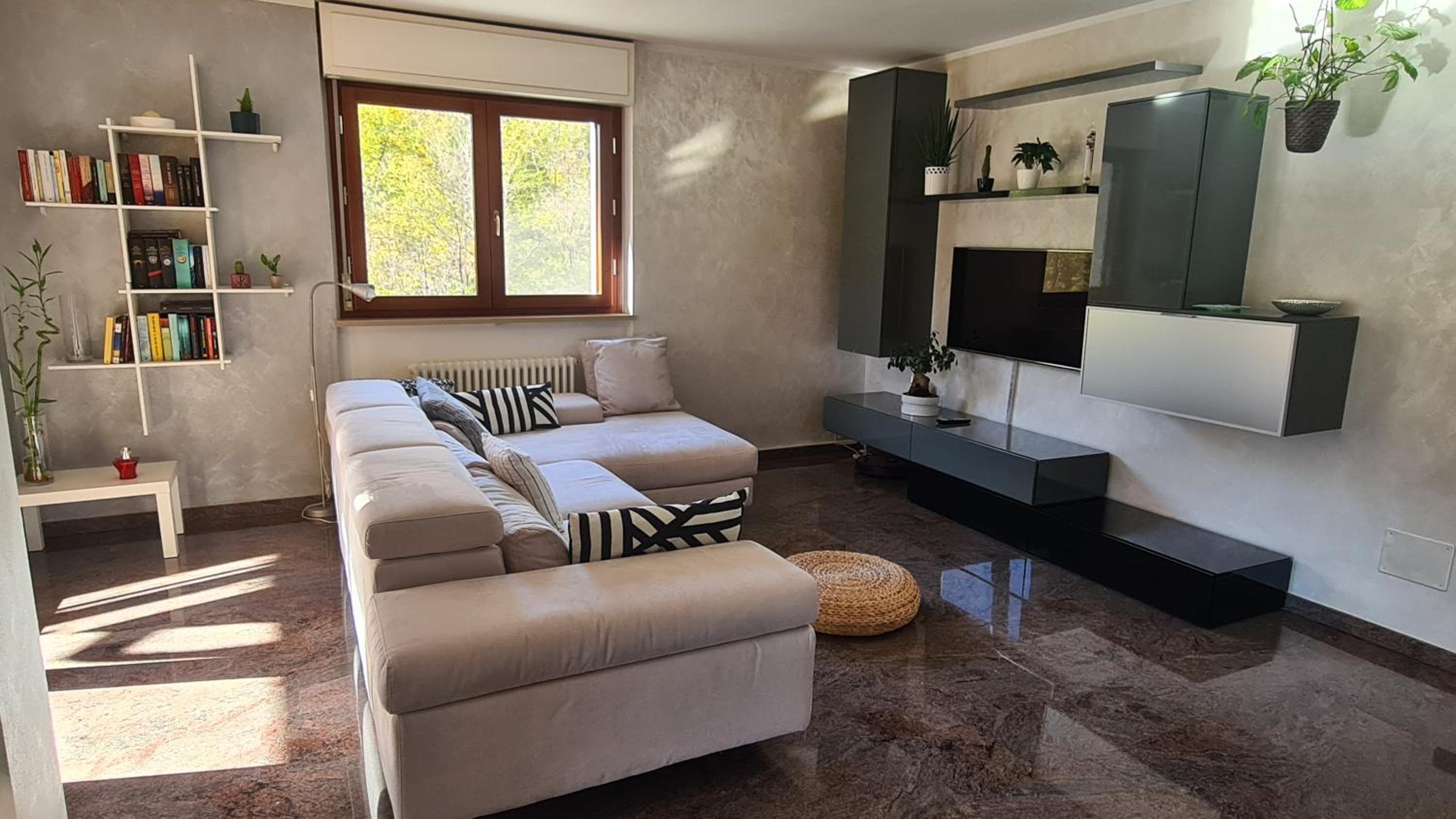 Casa Vignolet : la finestra su Pont-Saint-Martin view 4