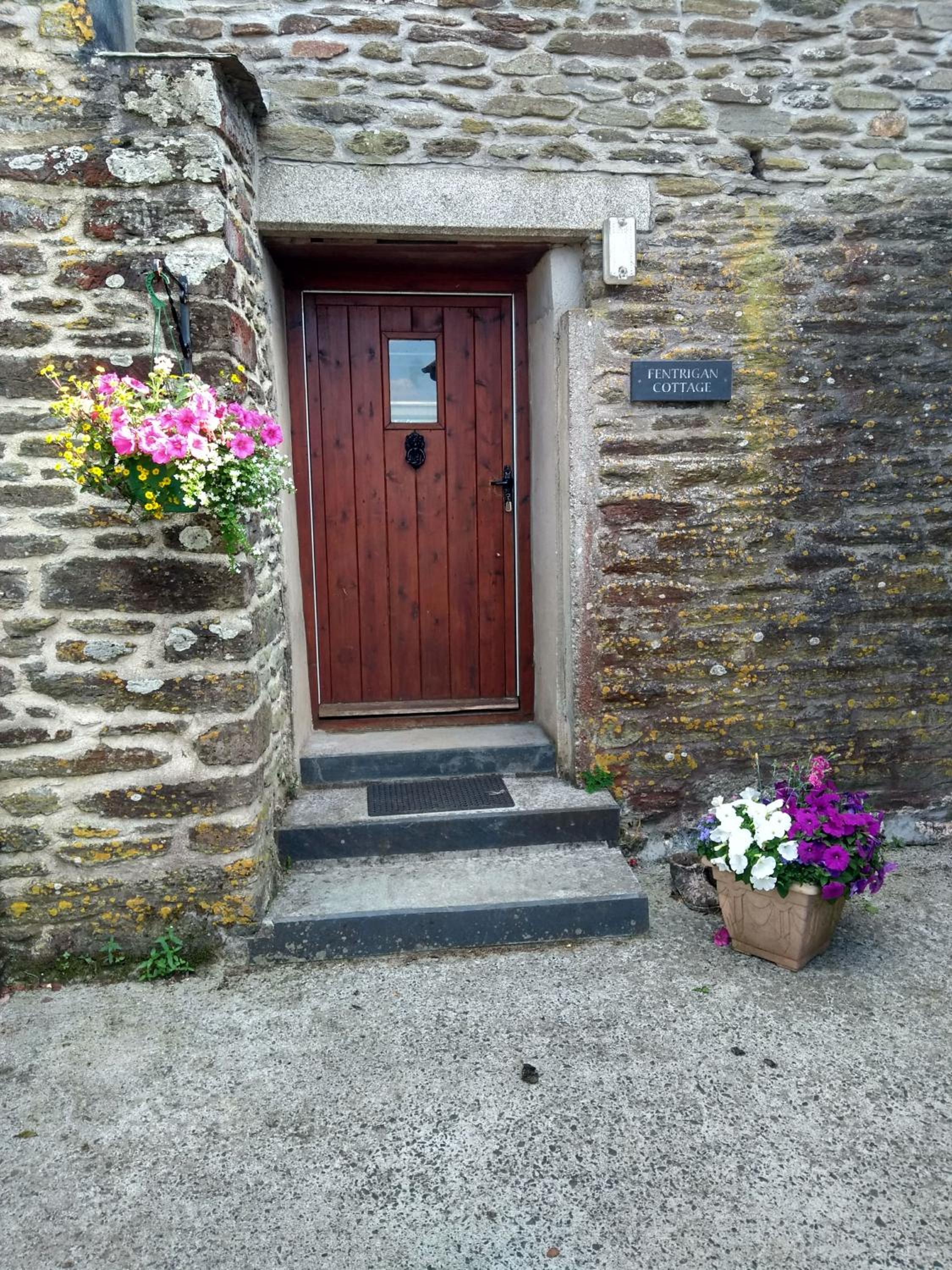 Fentrigan Manor Farm & Holiday Cottages