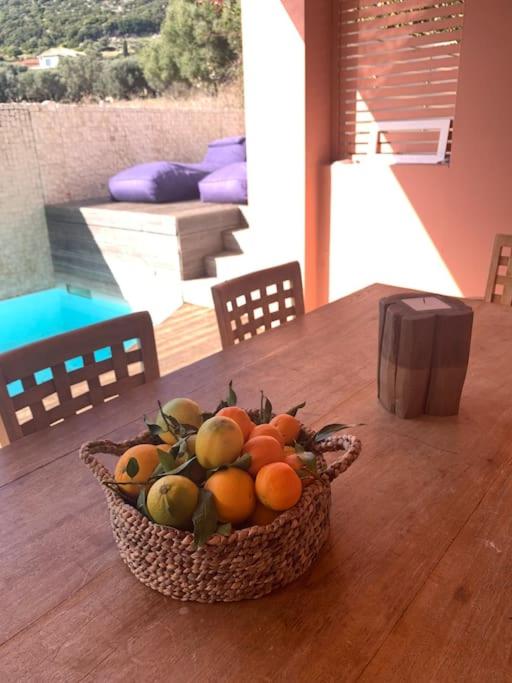 Cute apartment with private pool view 2