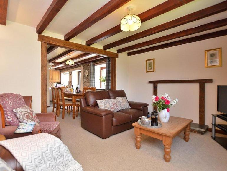 Fentrigan Manor Farm & Holiday Cottages