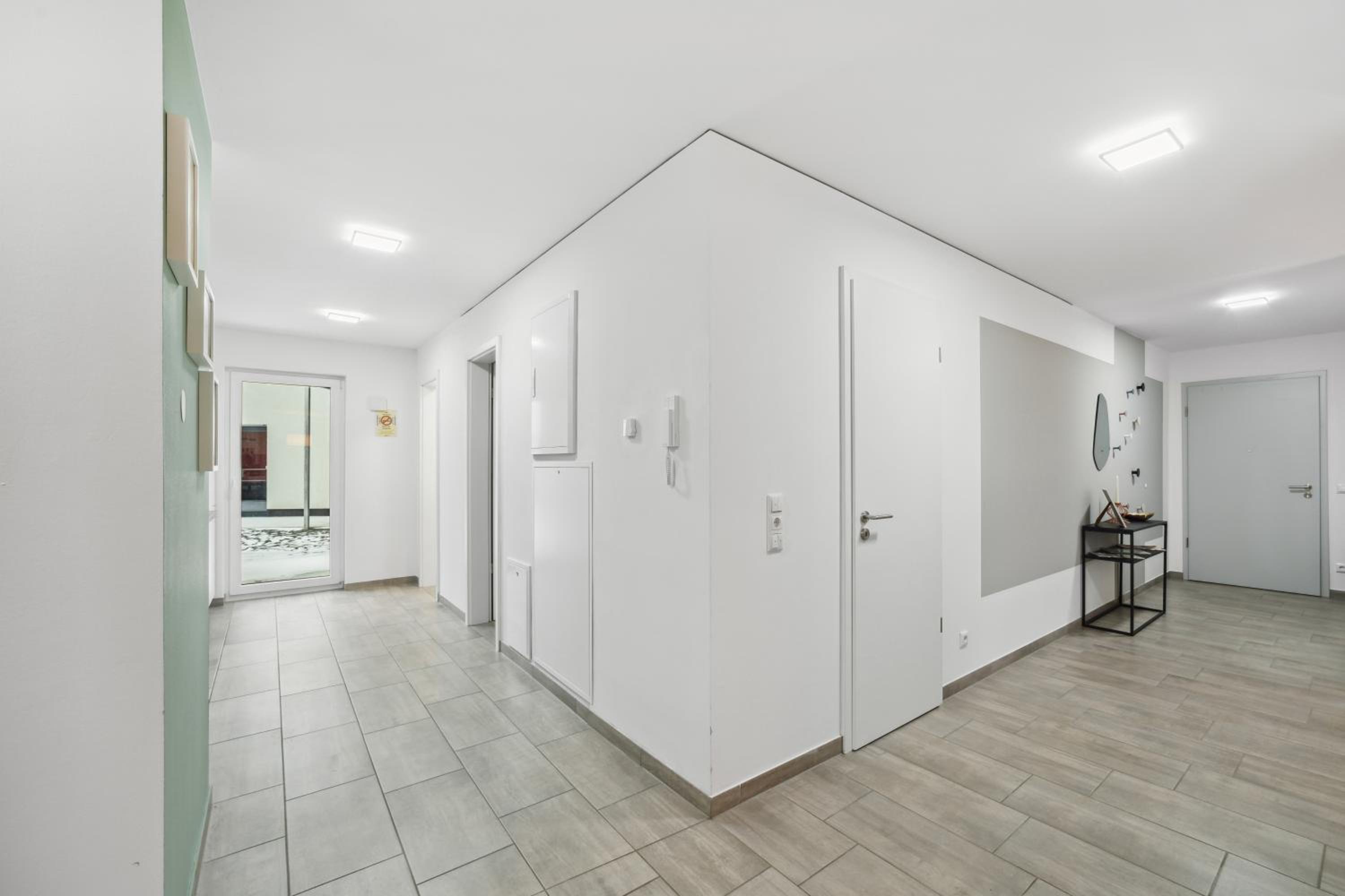 Sali Homes - AM2 Spacious Apartment with Terrace in City Center