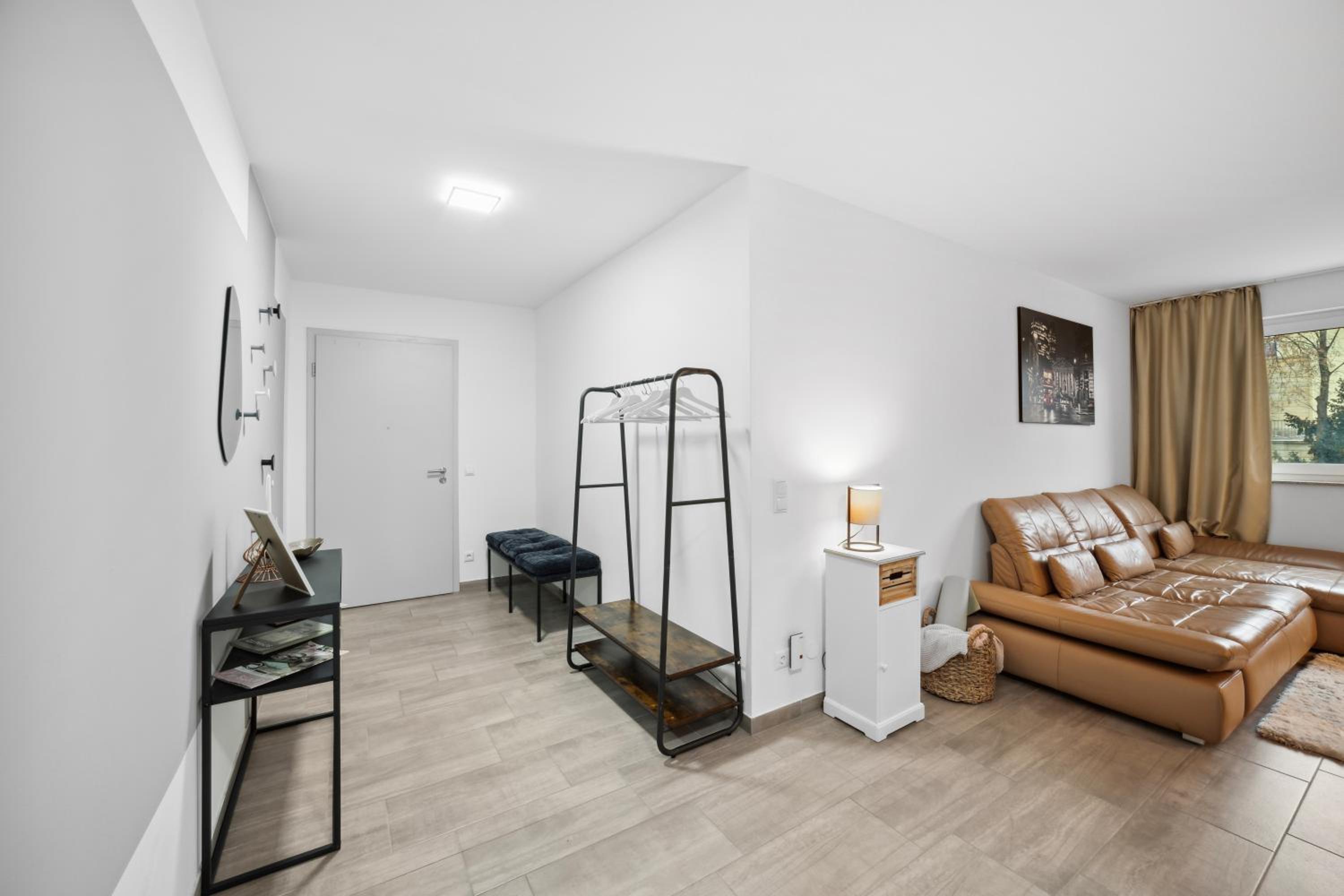 Sali Homes - AM2 Spacious Apartment with Terrace in City Center