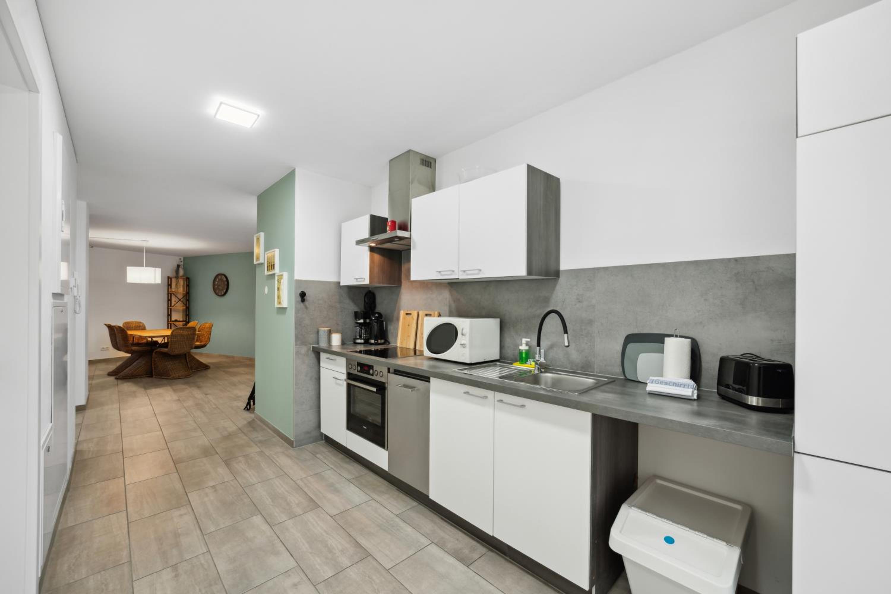 Sali Homes - AM2 Spacious Apartment with Terrace in City Center