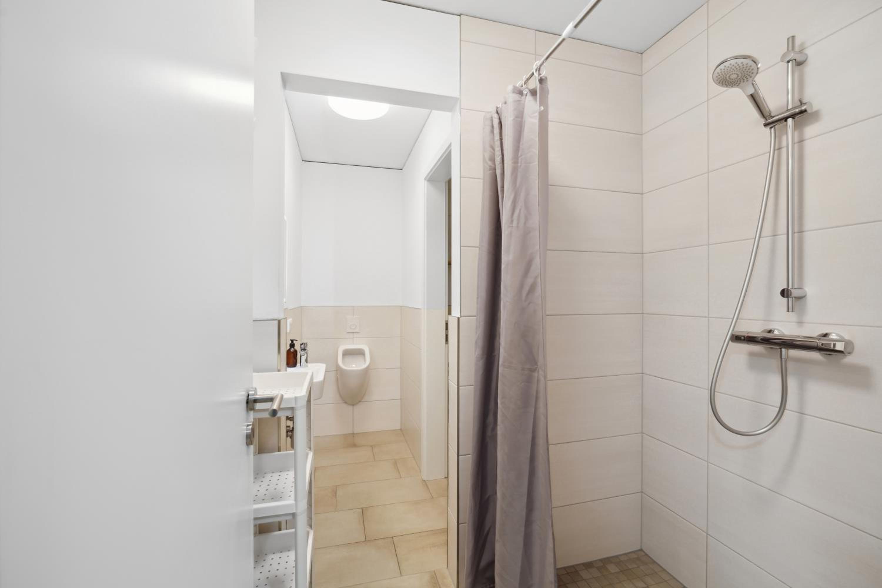 Sali Homes - AM2 Spacious Apartment with Terrace in City Center