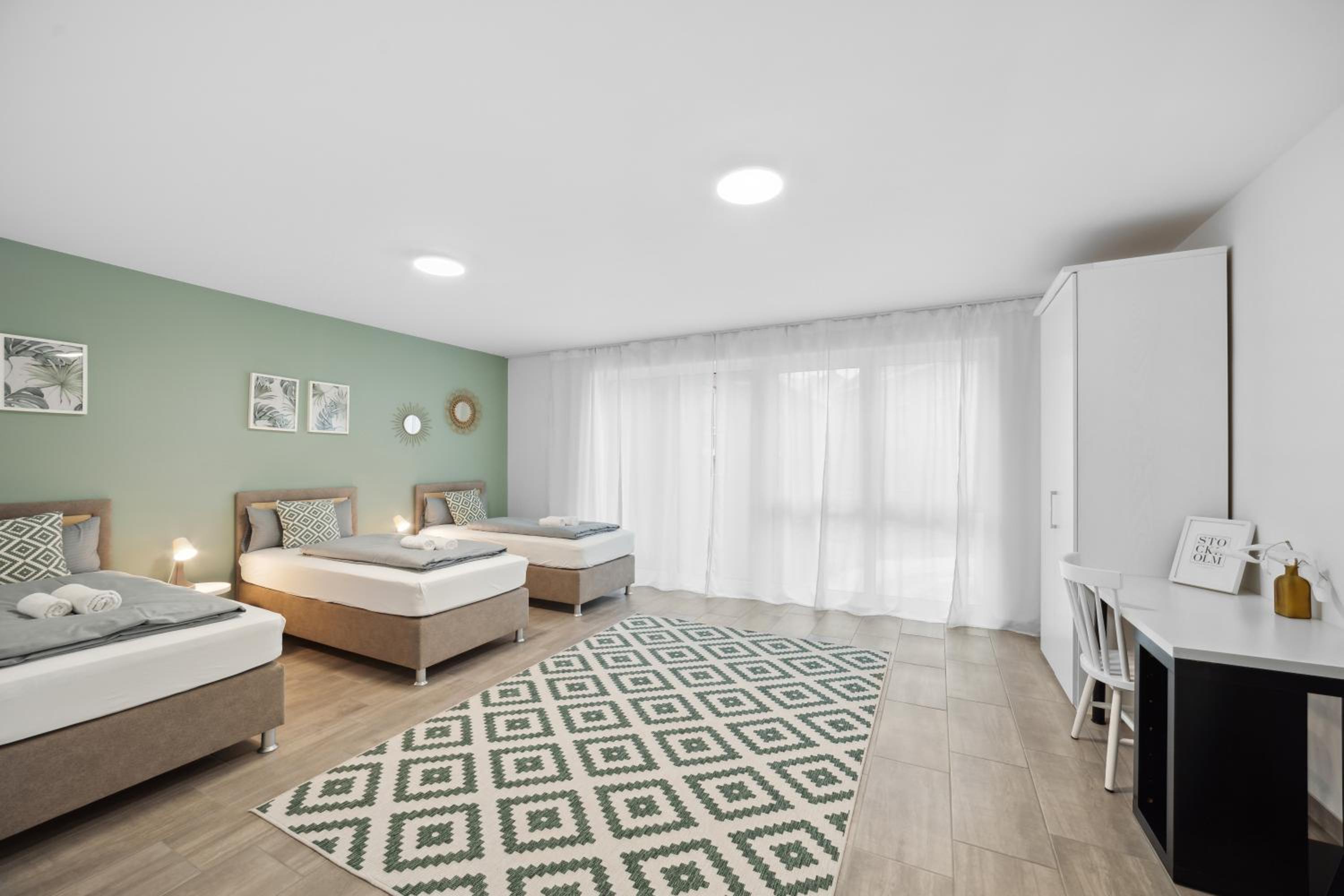 Sali Homes - AM2 Spacious Apartment with Terrace in City Center