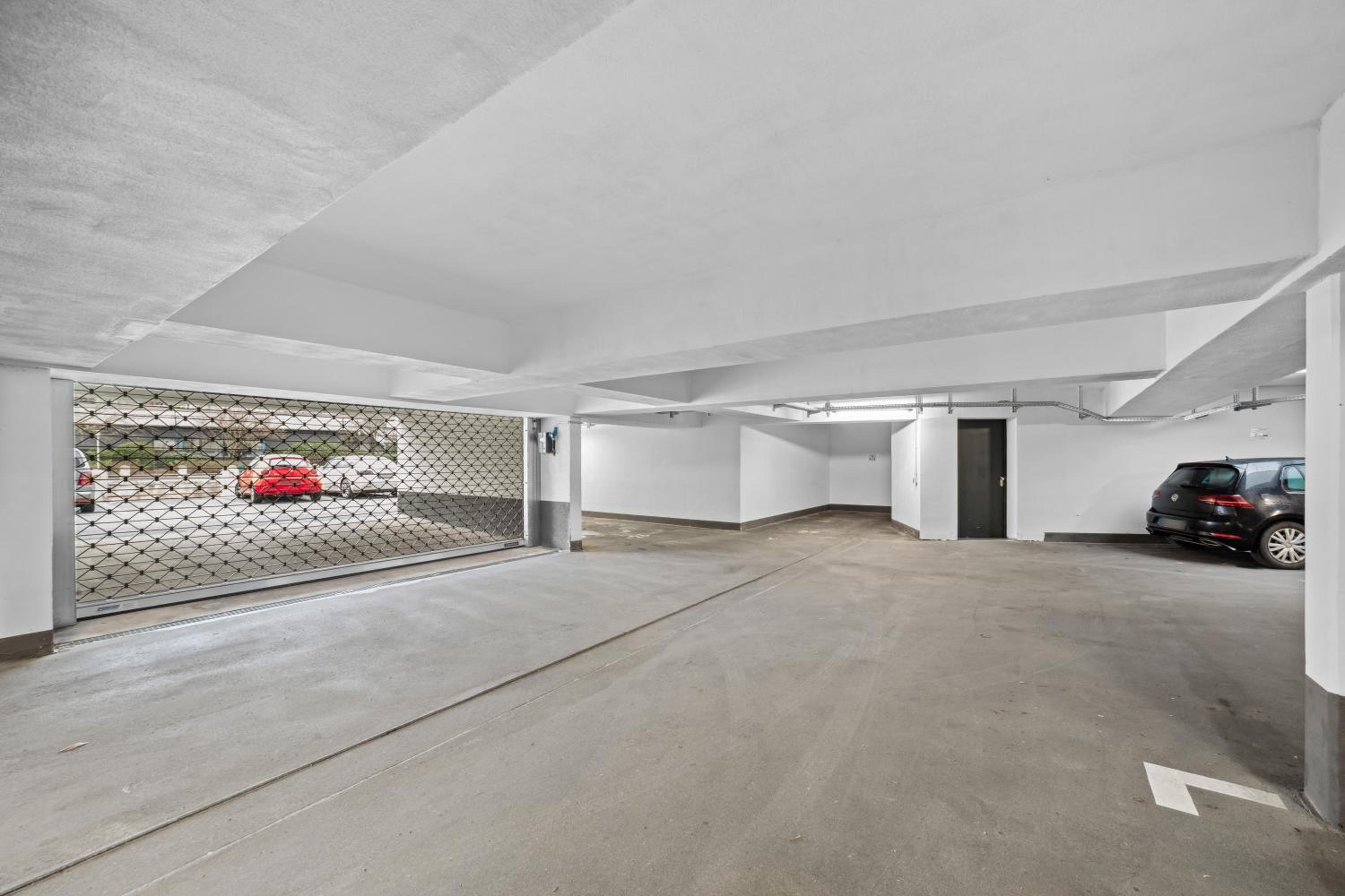 Sali Homes - AM2 Spacious Apartment with Terrace in City Center