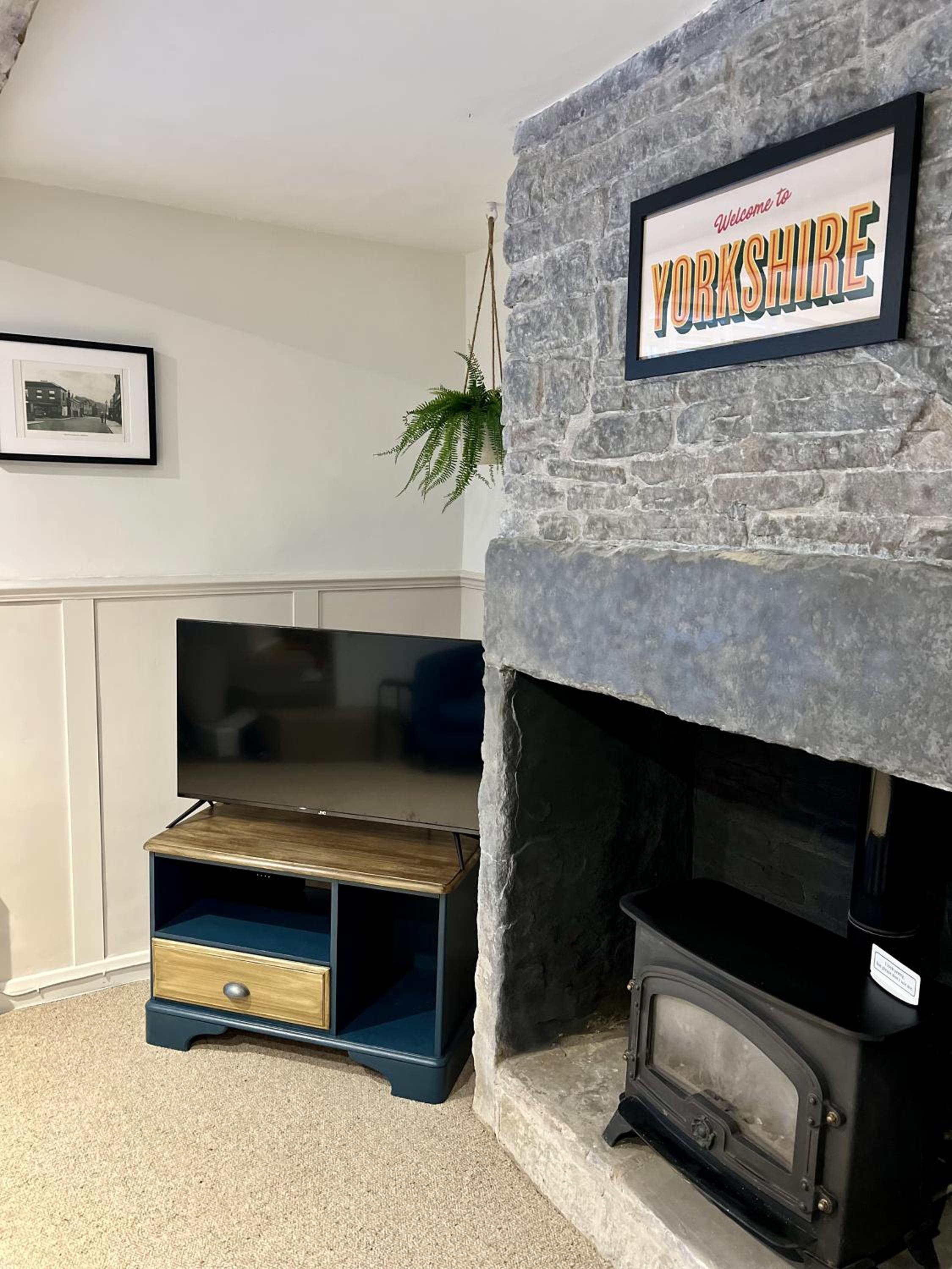 Nine Cooper Lane, Holmfirth view 5