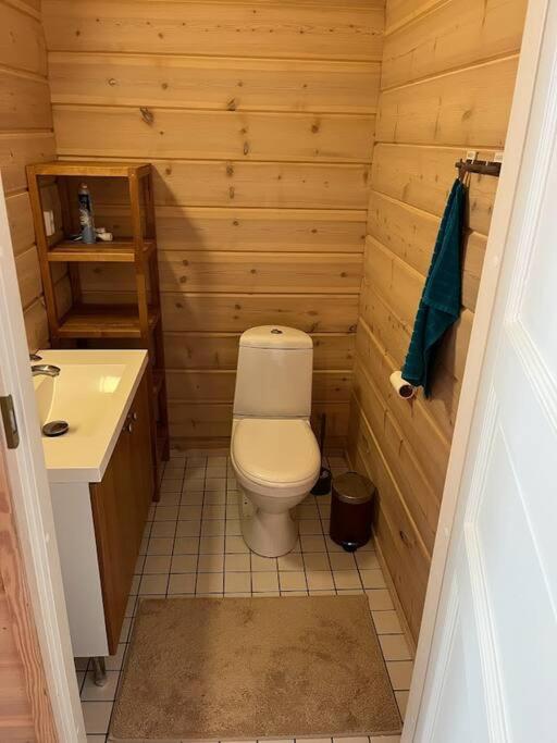 Mökki luonnon rauhassa