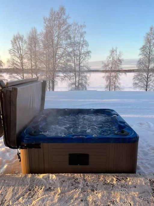 Mökki luonnon rauhassa