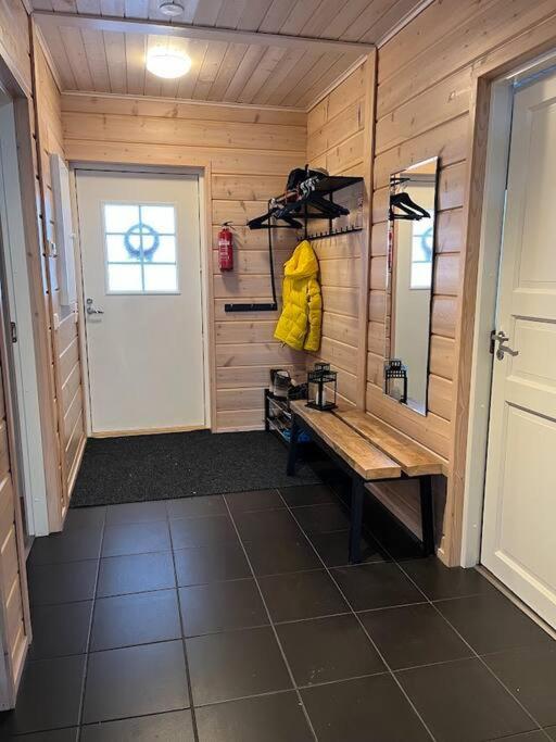 Mökki luonnon rauhassa