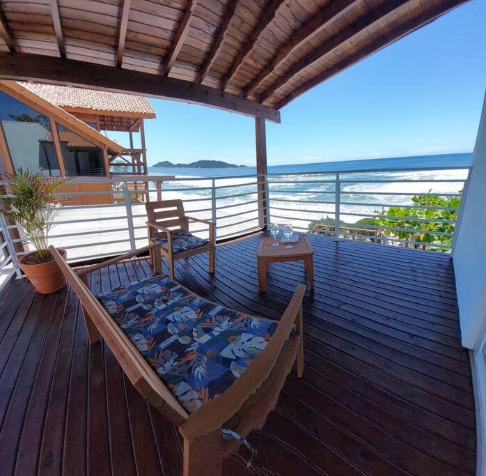 Apartamento Pé na Areia