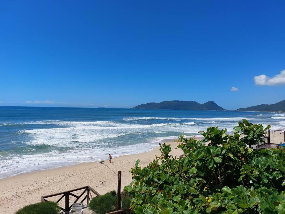 Apartamento Pé na Areia