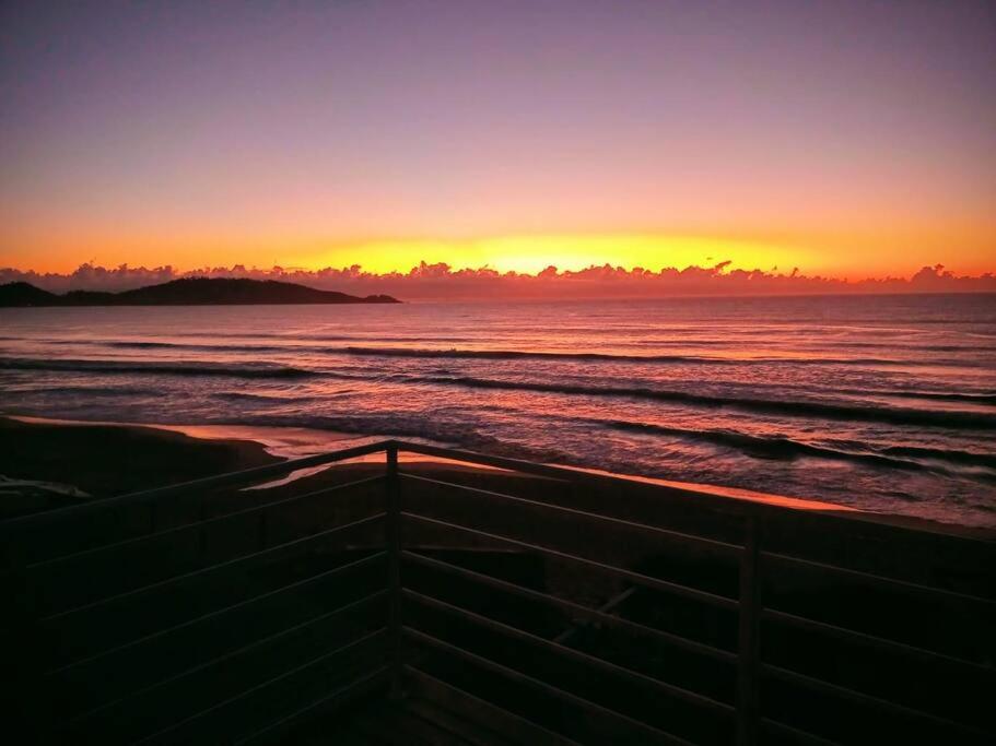 Apartamento Pé na Areia