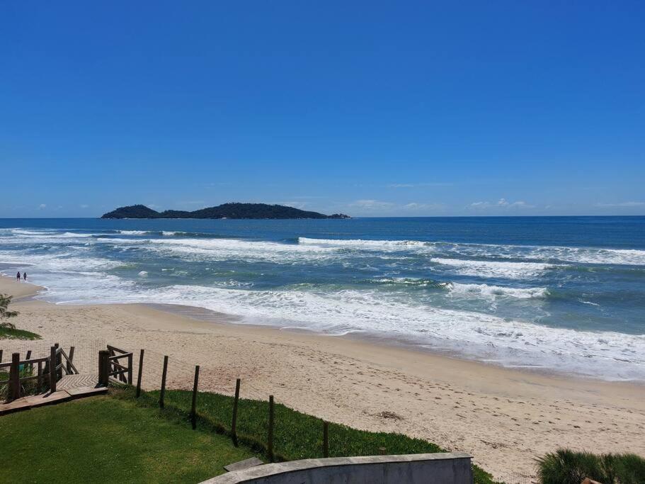 Apartamento Pé na Areia