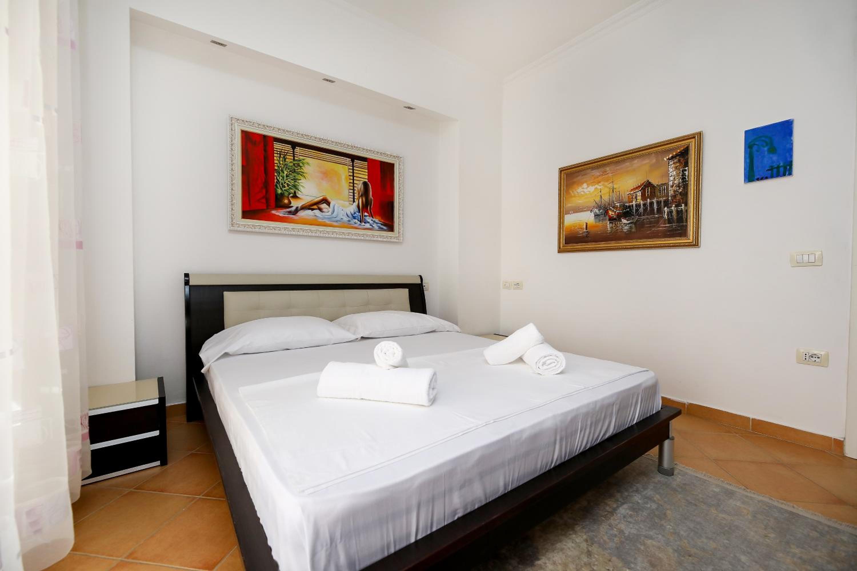 Jimi Apartments 2
