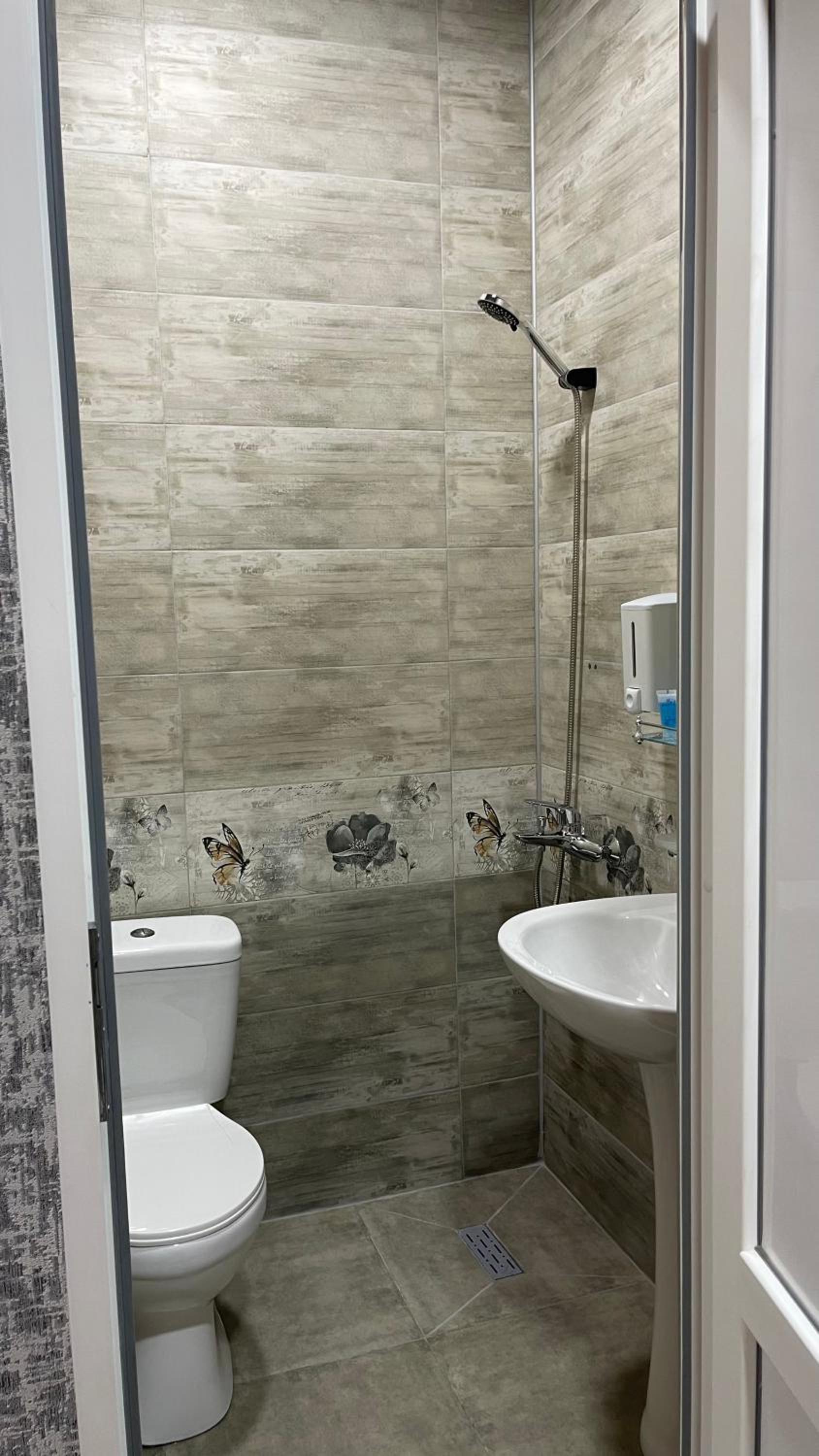 Photo 10