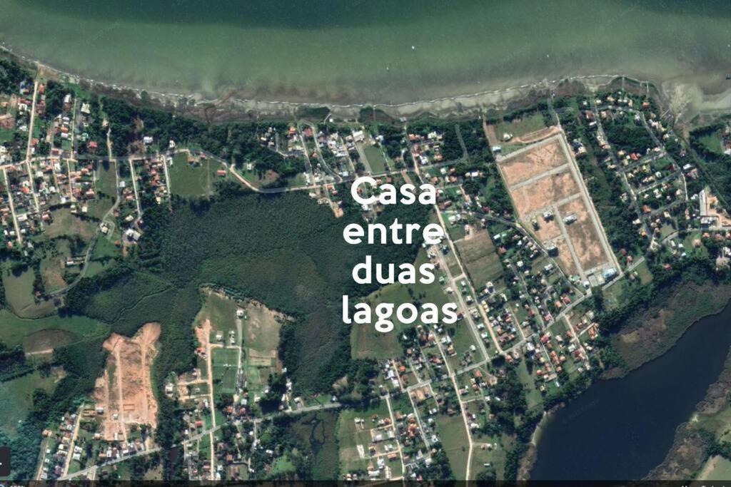 Casa aconchegante 200m da linda Lagoa Ibiraquera