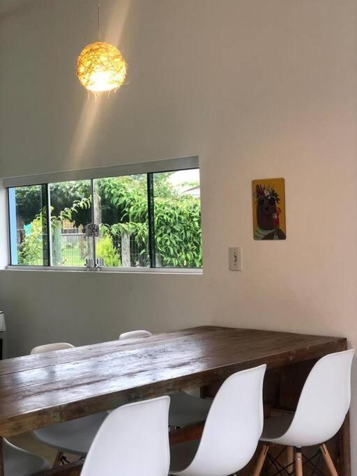 Casa aconchegante 200m da linda Lagoa Ibiraquera