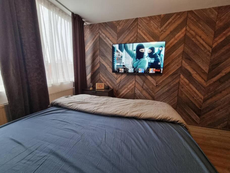 500-Mb Hi-Tech Silent Work-Home