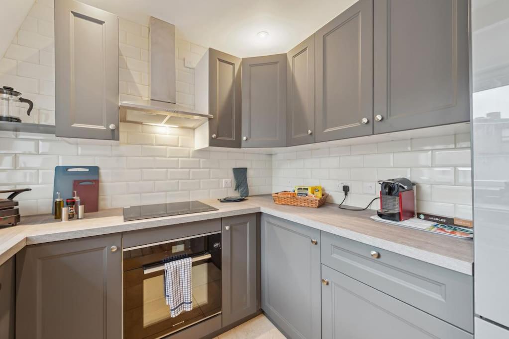 Chelsea Superior Apartment - 10 Minutes from Stadium